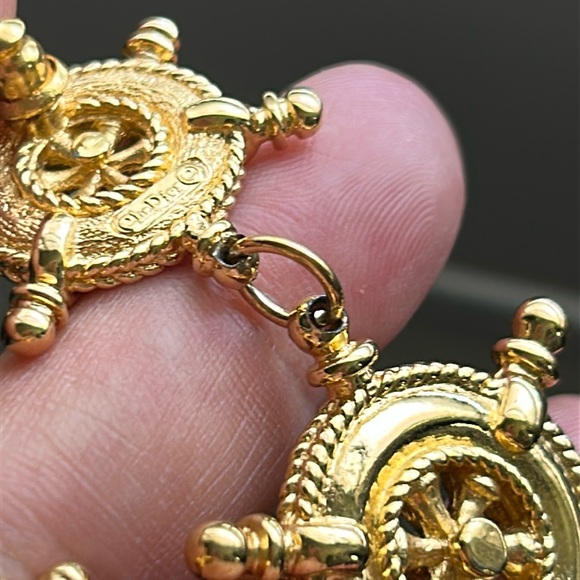 🖤Dior💕Rare Vintage earrings - Picture 9 of 17